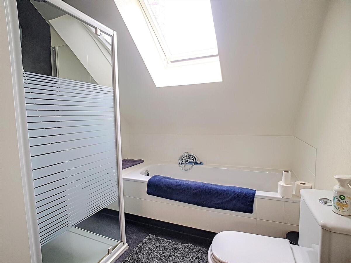 Zeer knappe woning met handelsgelijklvoers en ruime opslagplaatsen/multifunctionele ruimtes - Knokke 