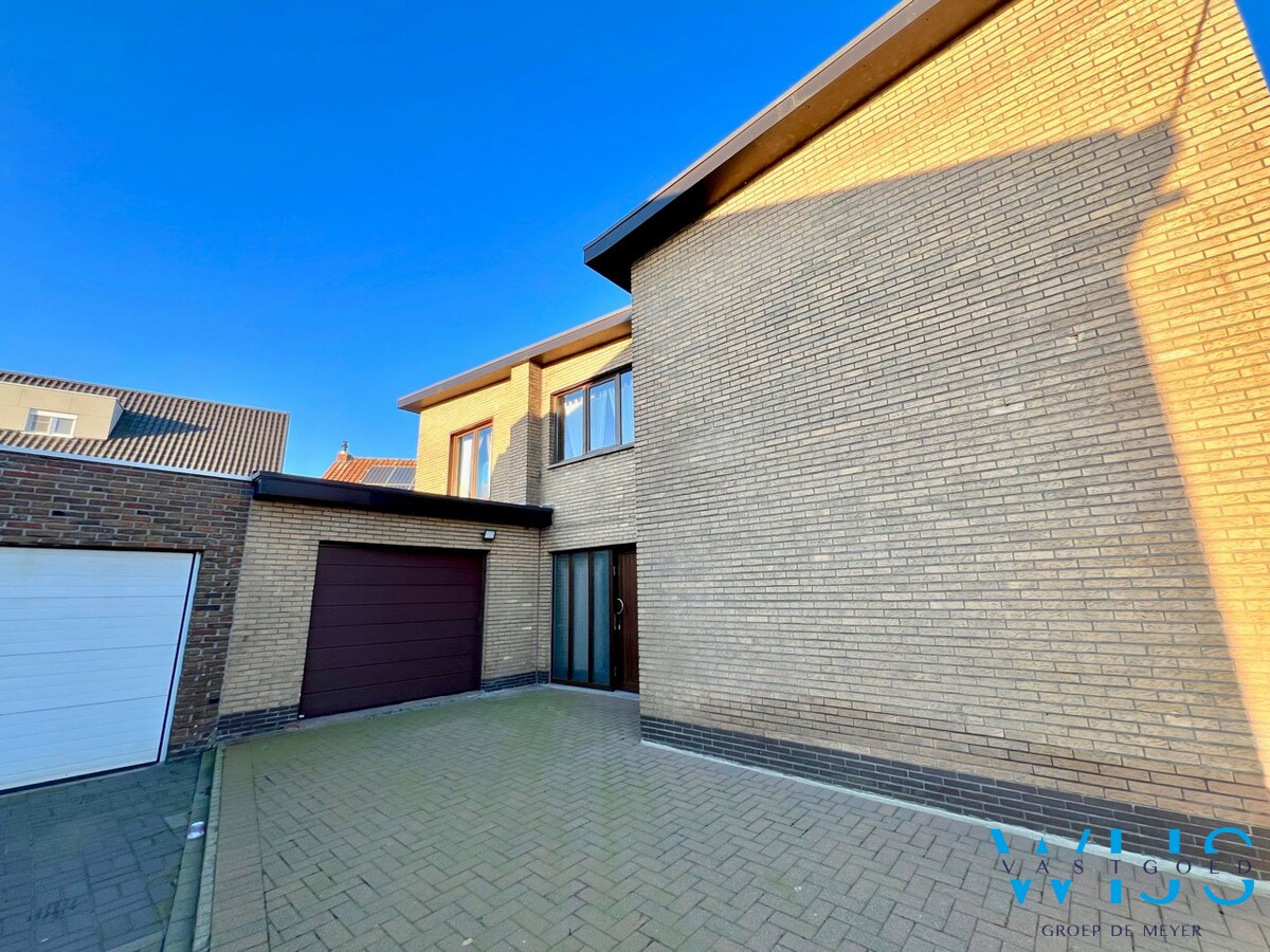 Instapklaar en gezellig woonhuis in hartje Ertvelde ! 