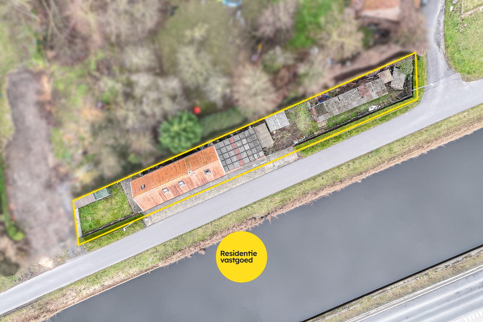 Woonhuis met tuin gelegen langs de vaart Plassendale - Nieuwpoort 