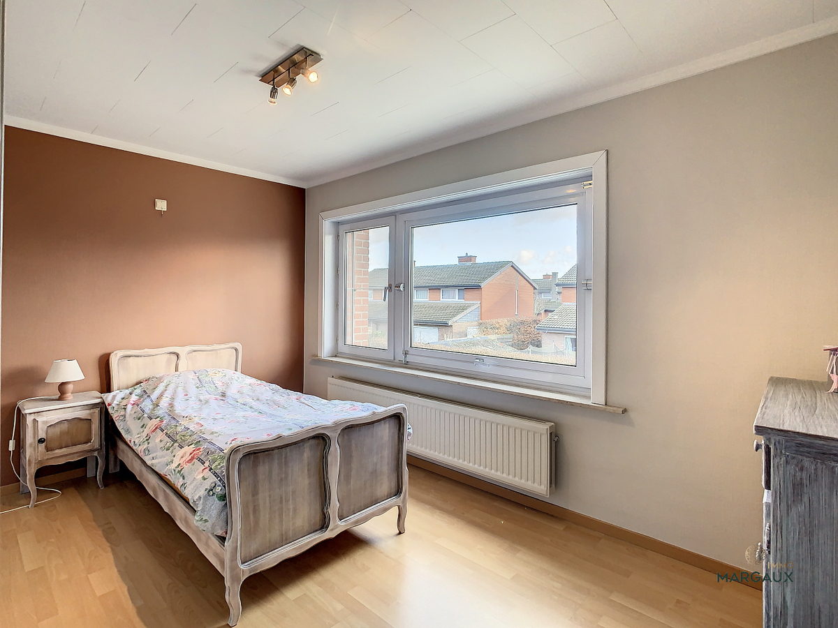 Instapklare halfopen bebouwing in rustige straat 