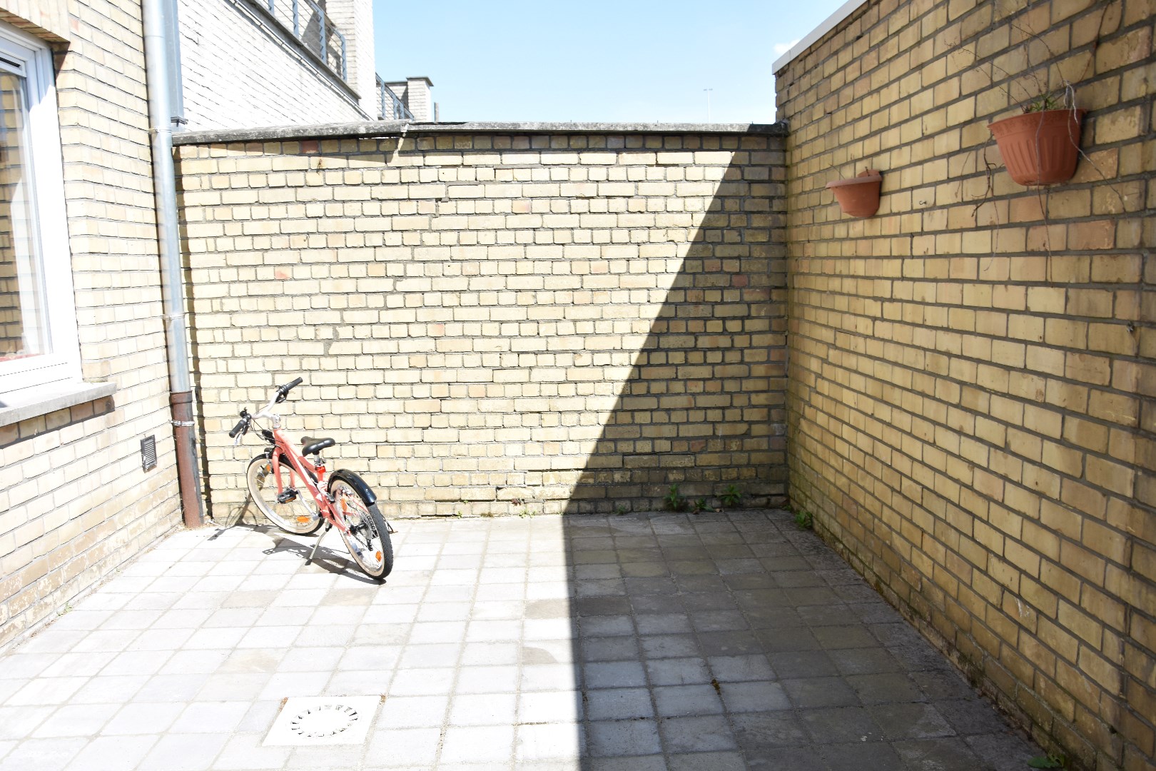 2 slaapkamer appartement met klein koertje -  JVZ253810 