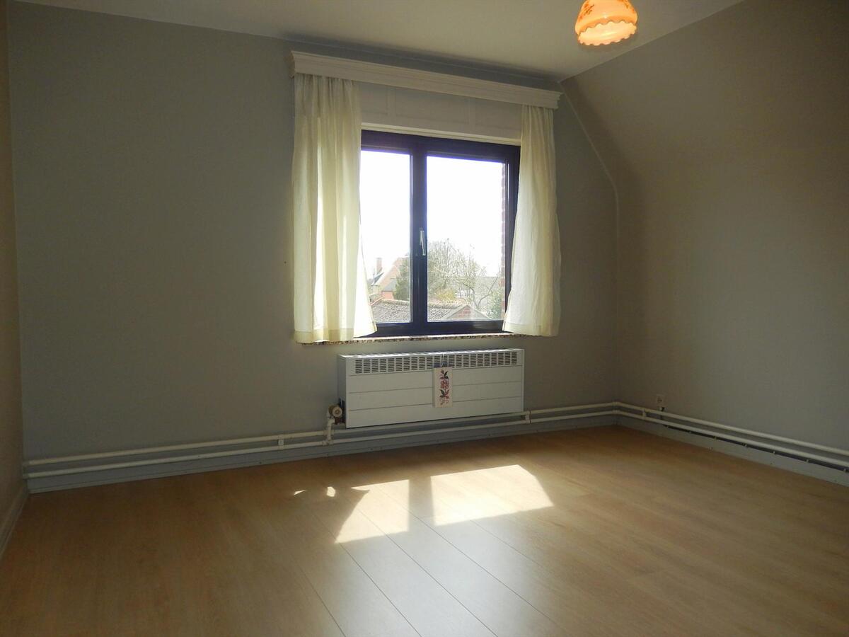 Ruime woning met zuidgerichte tuin 