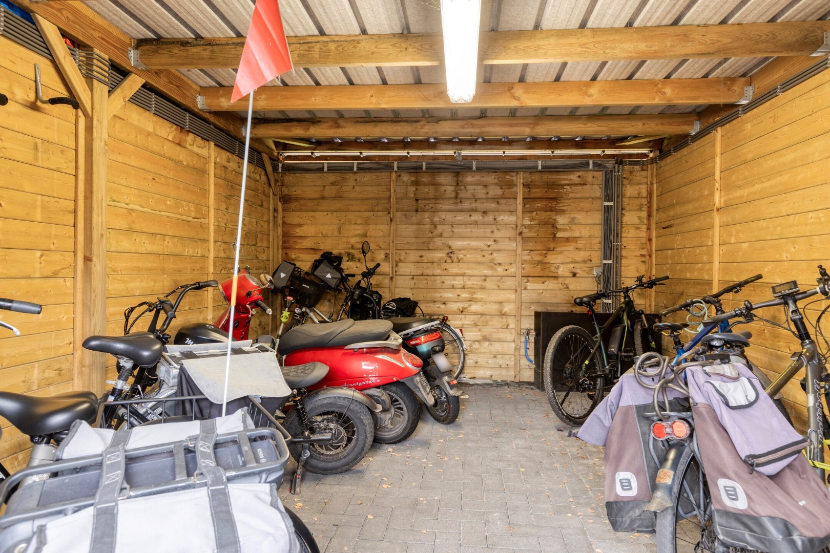 Instapklaar en energiezuinig appartement met 2 slpk. nabij Geel-Centrum 