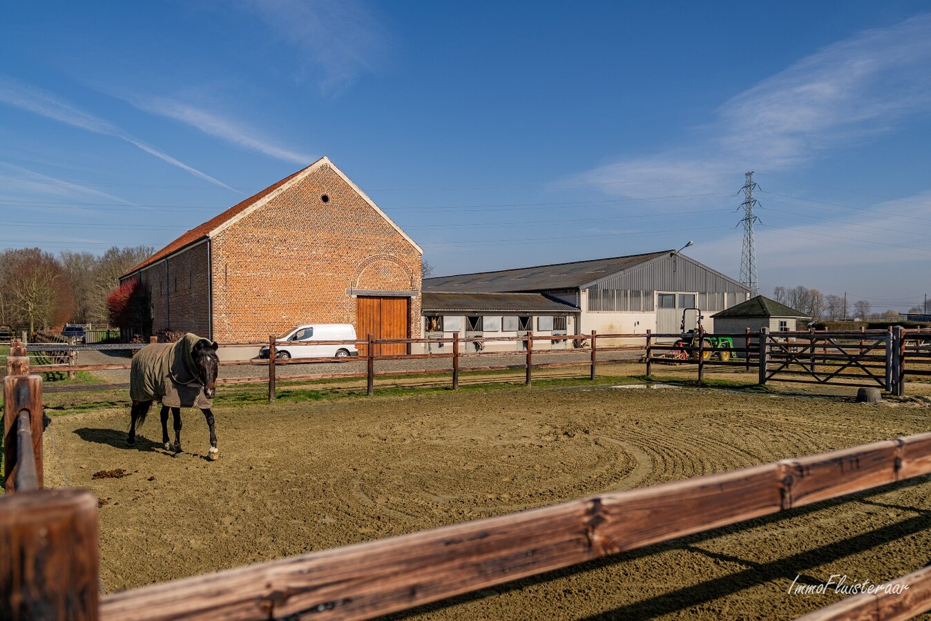 Uitzonderlijke woning met paardenaccommodatie, binnen- en buitenpiste op ca. 9,4 ha te Haacht 
