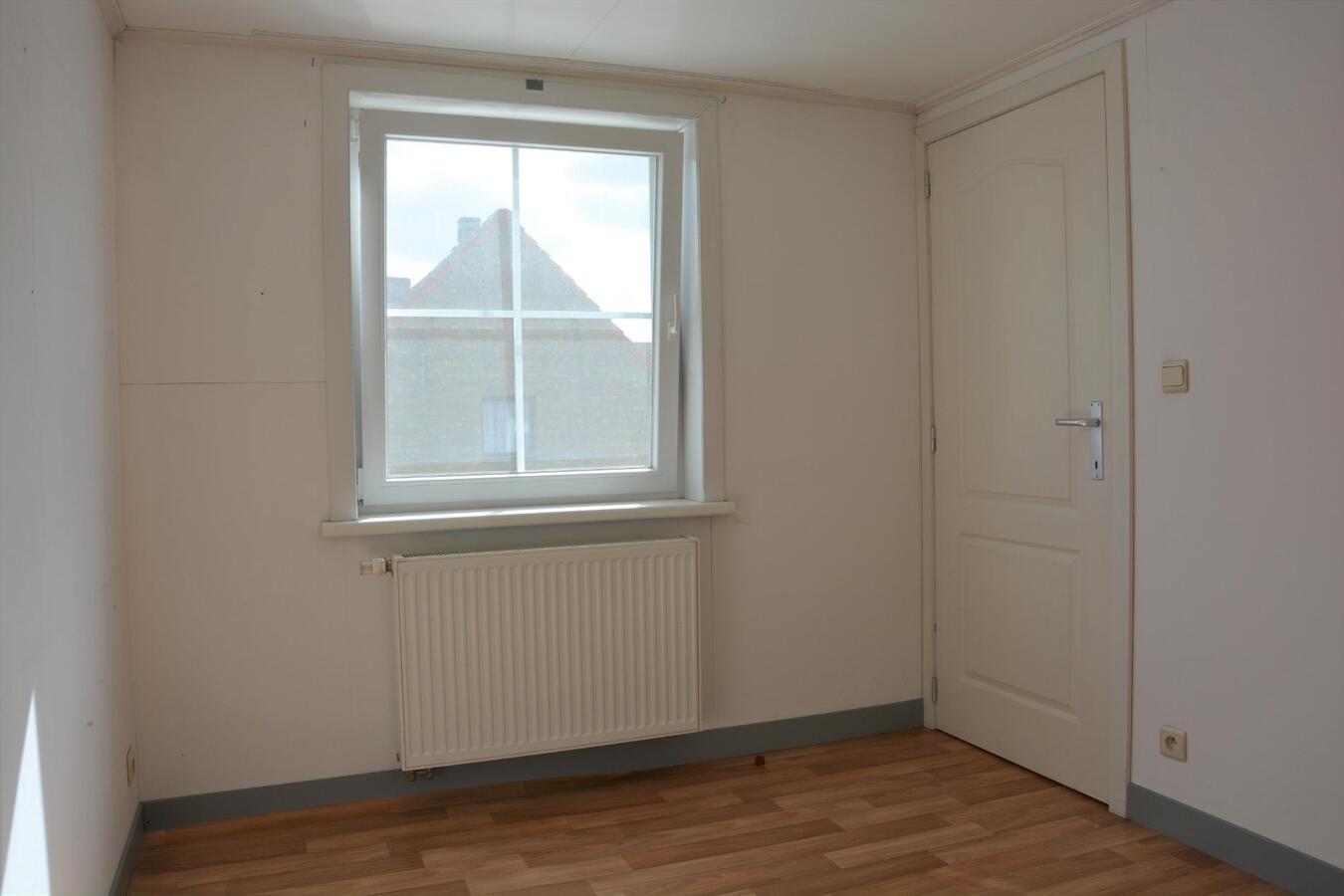 Op te knappen woning in rustige straat 