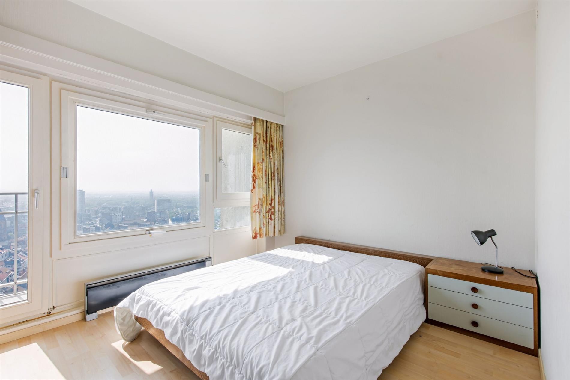 APP. 4 CHAMBRES DANS LE CENTRE AVEC VUE PANORAMIQUE SUR LA MER ET LA VILLE 