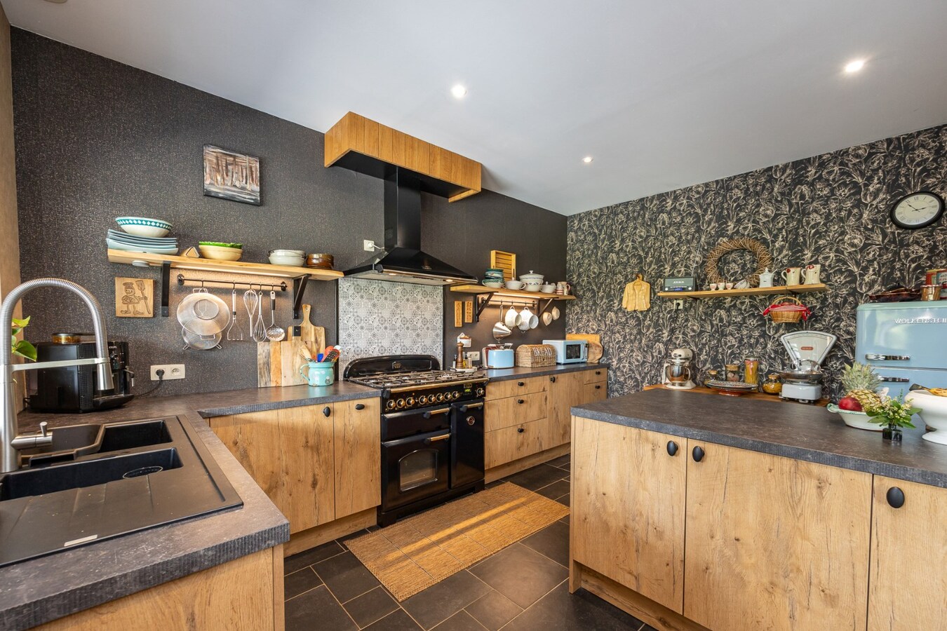 Karaktervolle hoeve op 945 meter-kangoeroewoning mogelijk 