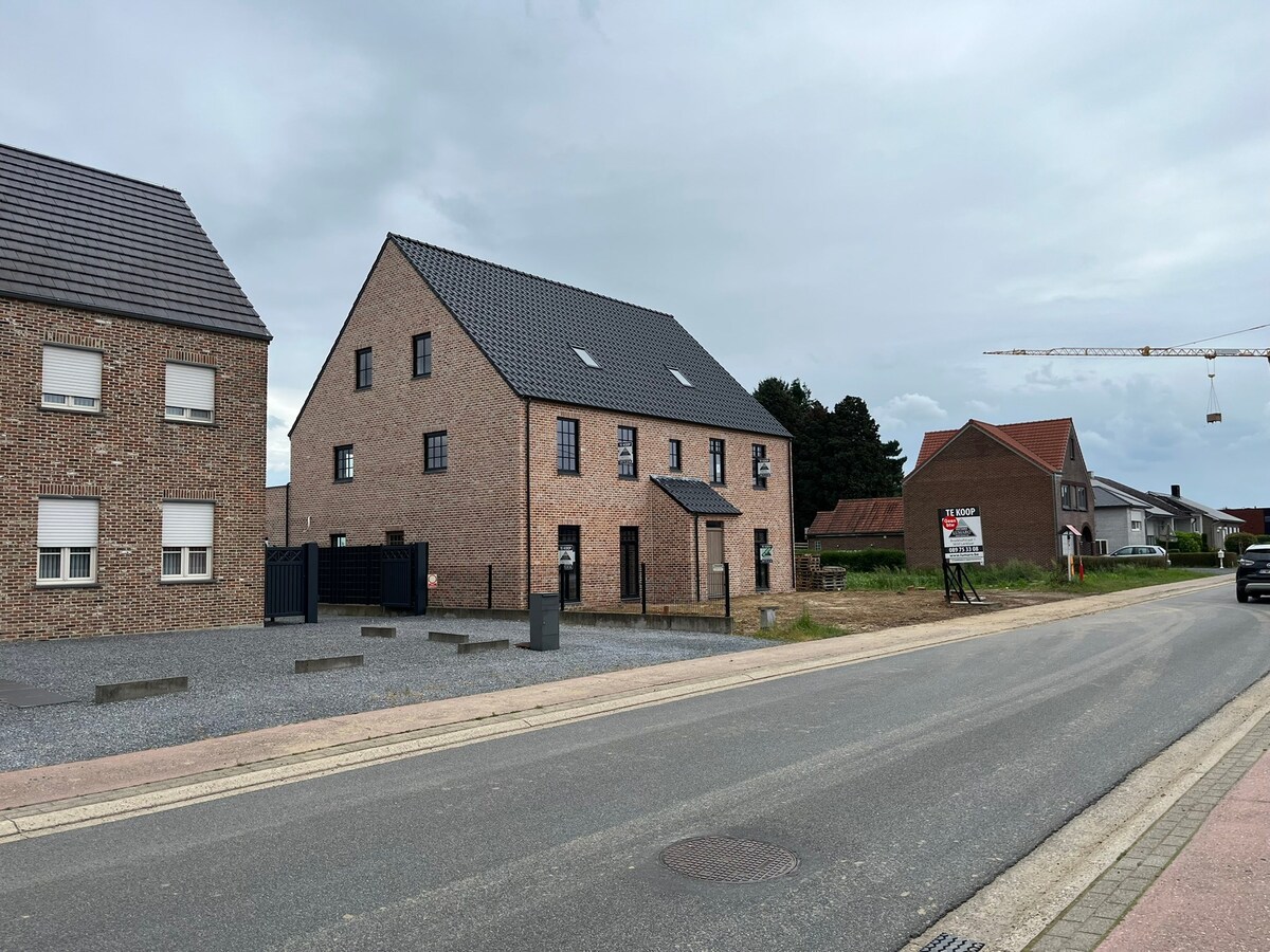 Nieuw duplex appartement met 3 slpks. en terras van 31 m² 