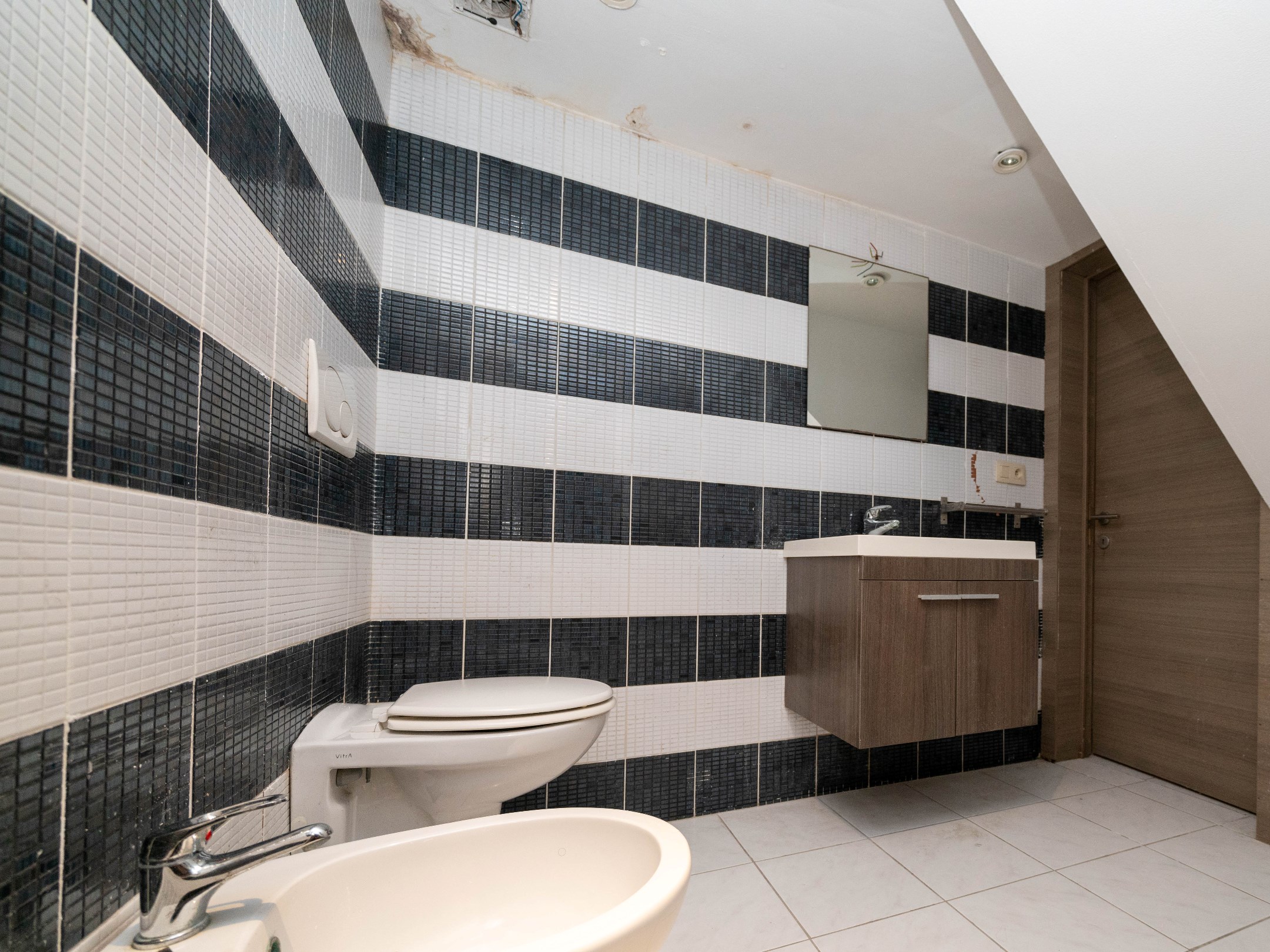 Ruime woning met 5 kamers, 4 badkamers en tuin 