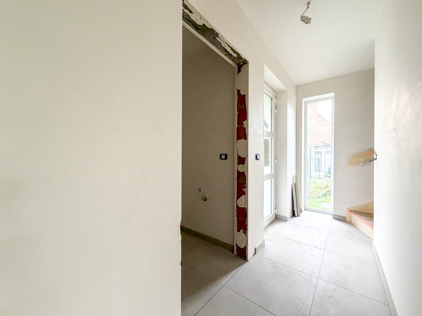 Rustig gelegen energiezuinige nieuwbouwwoning met 4 slpk, op ruim perceel, Torhout. 