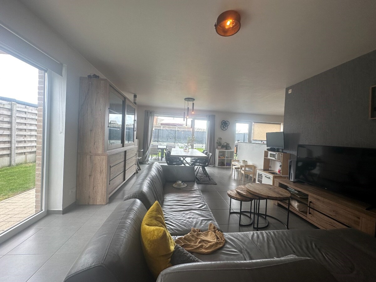 Ruime nieuwbouwwoning met zongerichte tuin en 3 slaapkamers 