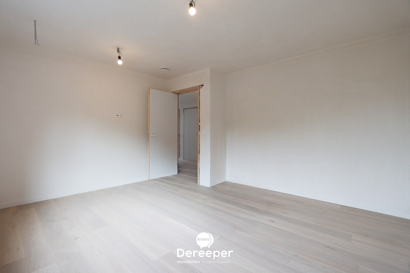 Nieuwbouwwoning met 4 slaapkamers op een uitstekende ligging in centrum Jabbeke 