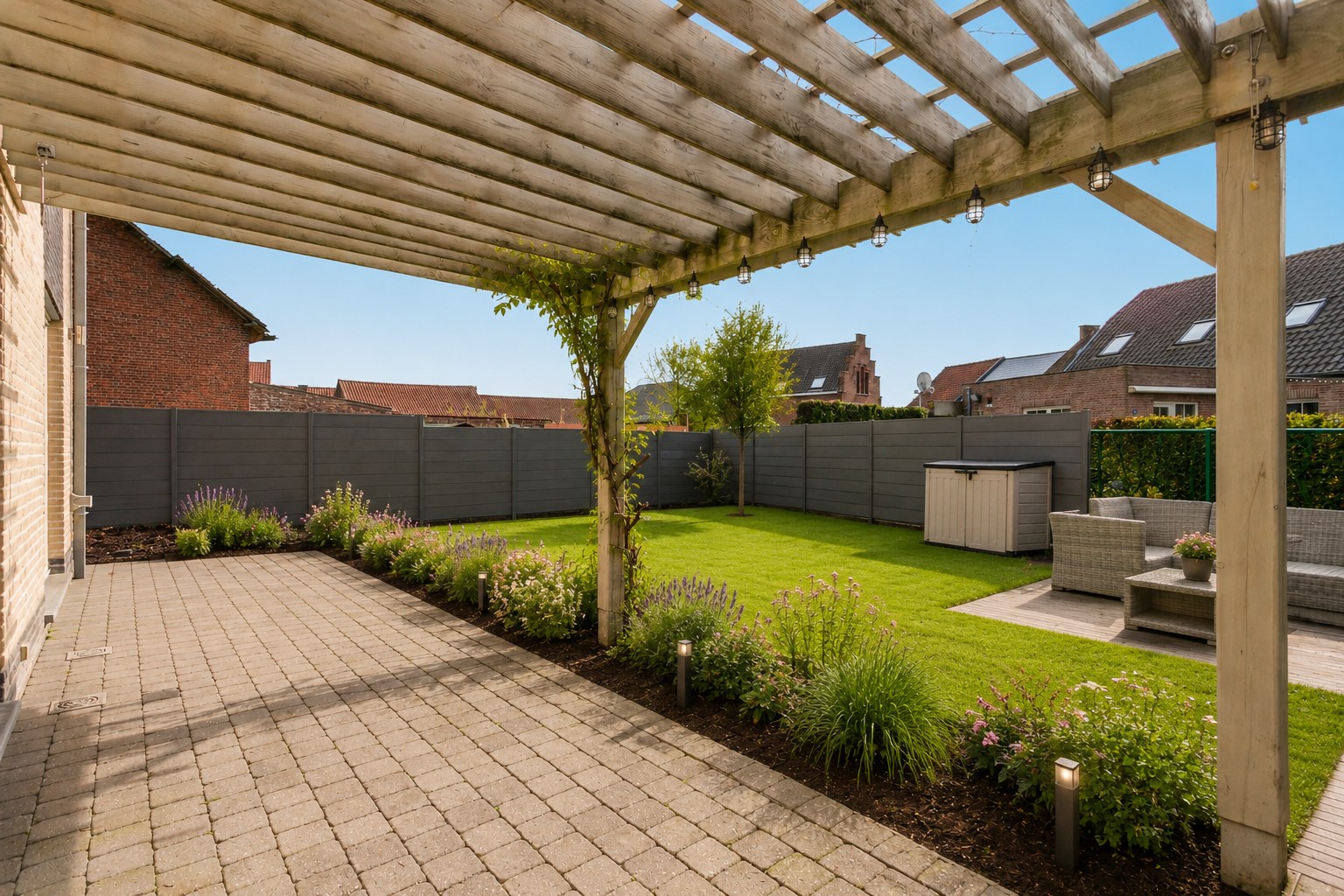 Ruime instapklare woning met 5 slaapkamers &amp; tuin te Vollezele 