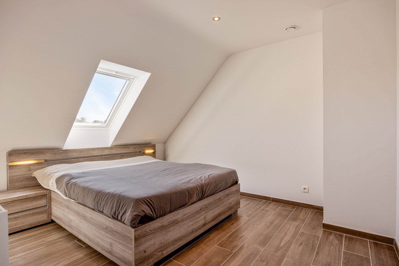 Rustig gelegen woning met 3 slaapkamers, garage en tuin 