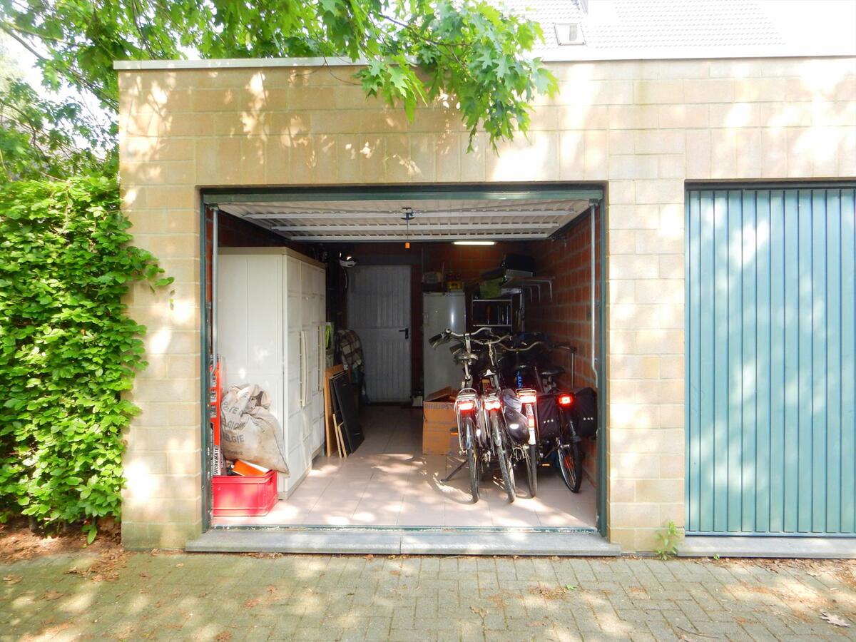 Gezellig gelijkvloersappartement met zonnige tuin en garage 