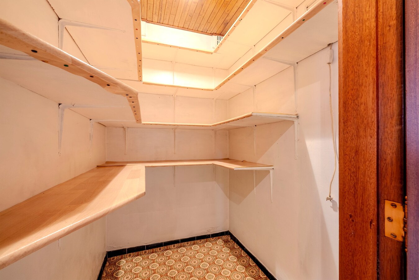 Ruime gezinswoning met 4 slpks op 568 m² 