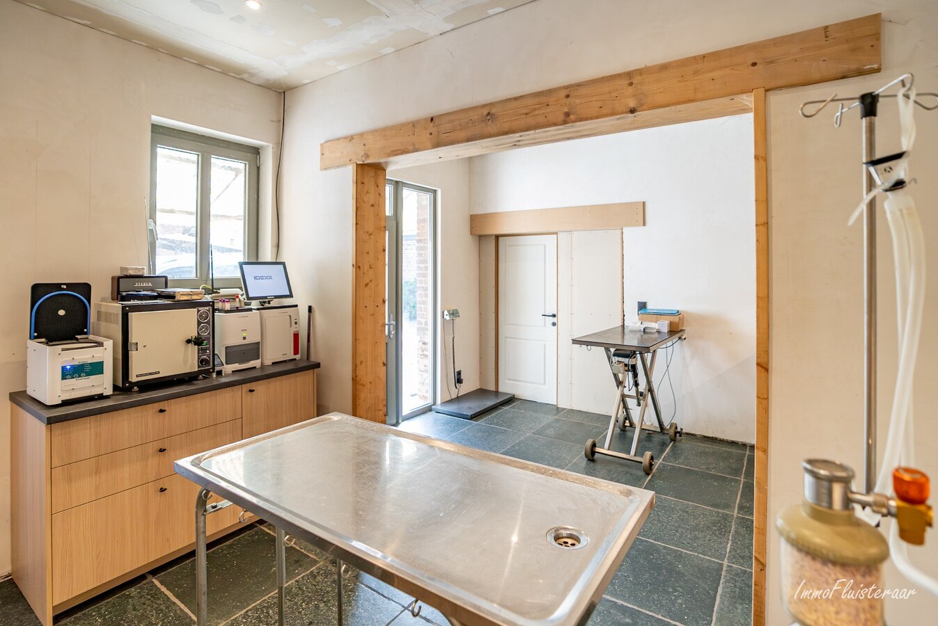 Charmante verder af te werken woning met paardenstallen en weide op ca. 1,7 ha te Geetbets 