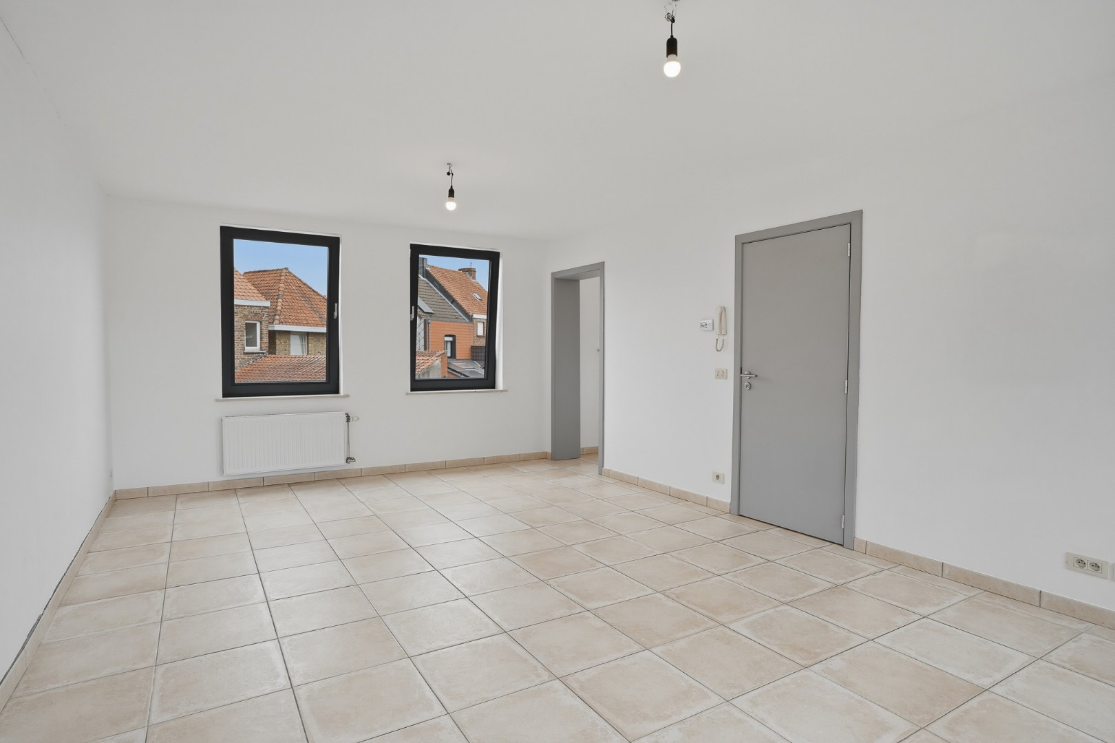 Instapklare rijwoning met garage op toplocatie in hartje Sint-Michiels 