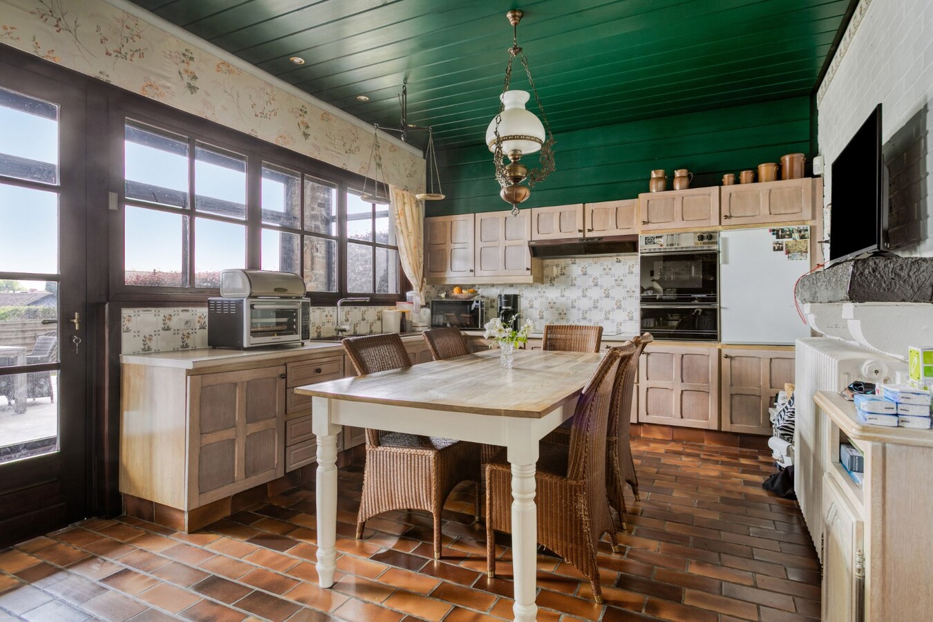 Charmante alleenstaande woning met 5 slaapkamers en ruime tuin (900m2) 