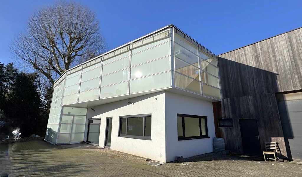 Lichtrijke kantoren te huur aan Nijverheidskaai in Gent