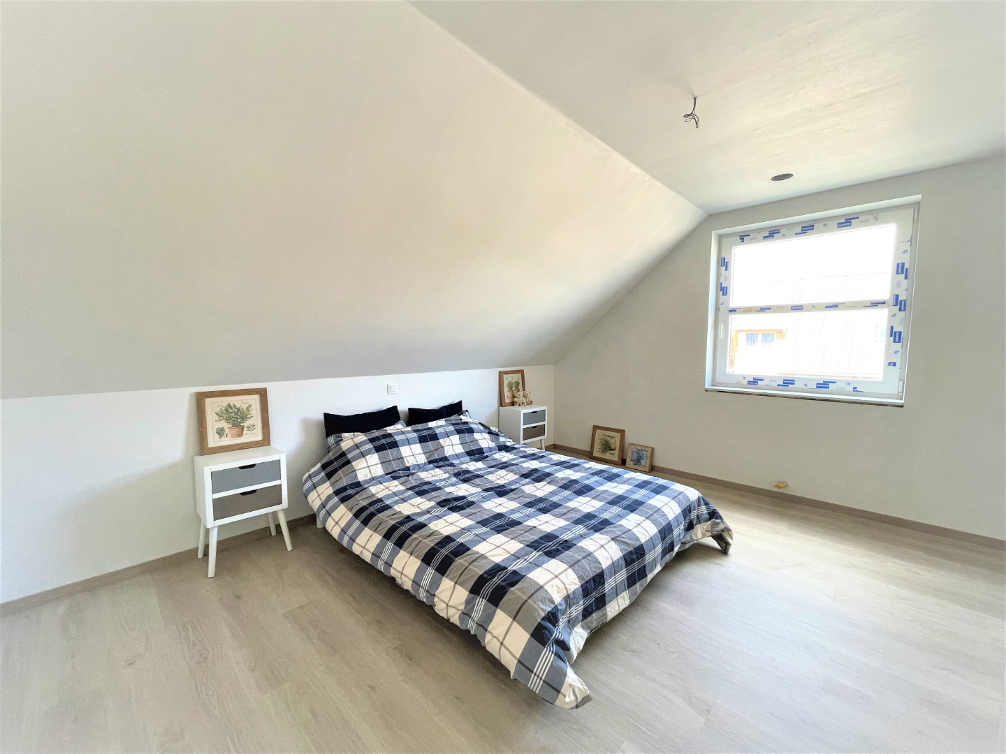 VERKOCHT Nieuwbouwwoning met 3 slaapkamers en garage op 370m² 