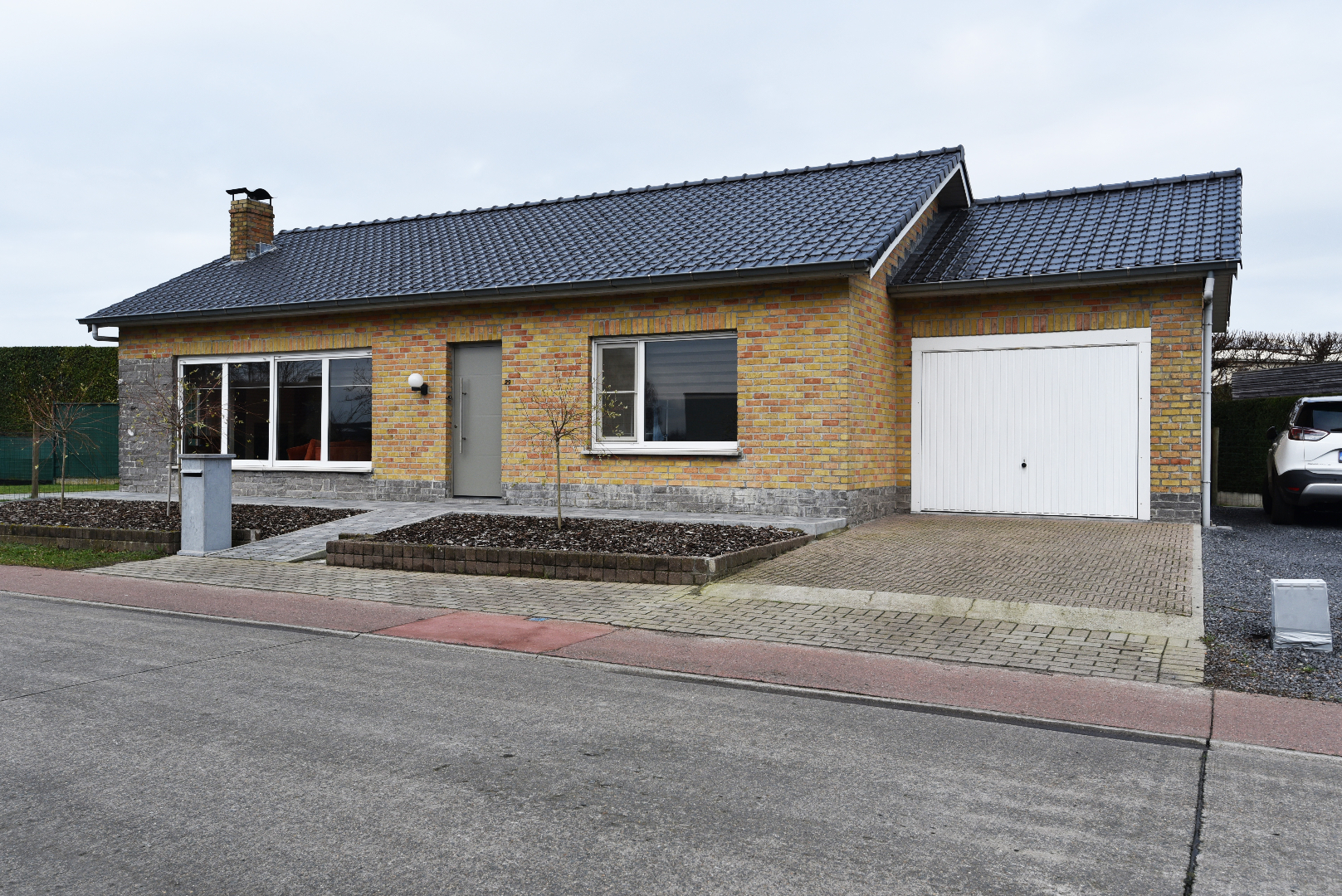 Bungalow met 2 slpks, garage en tuin te Maldegem 