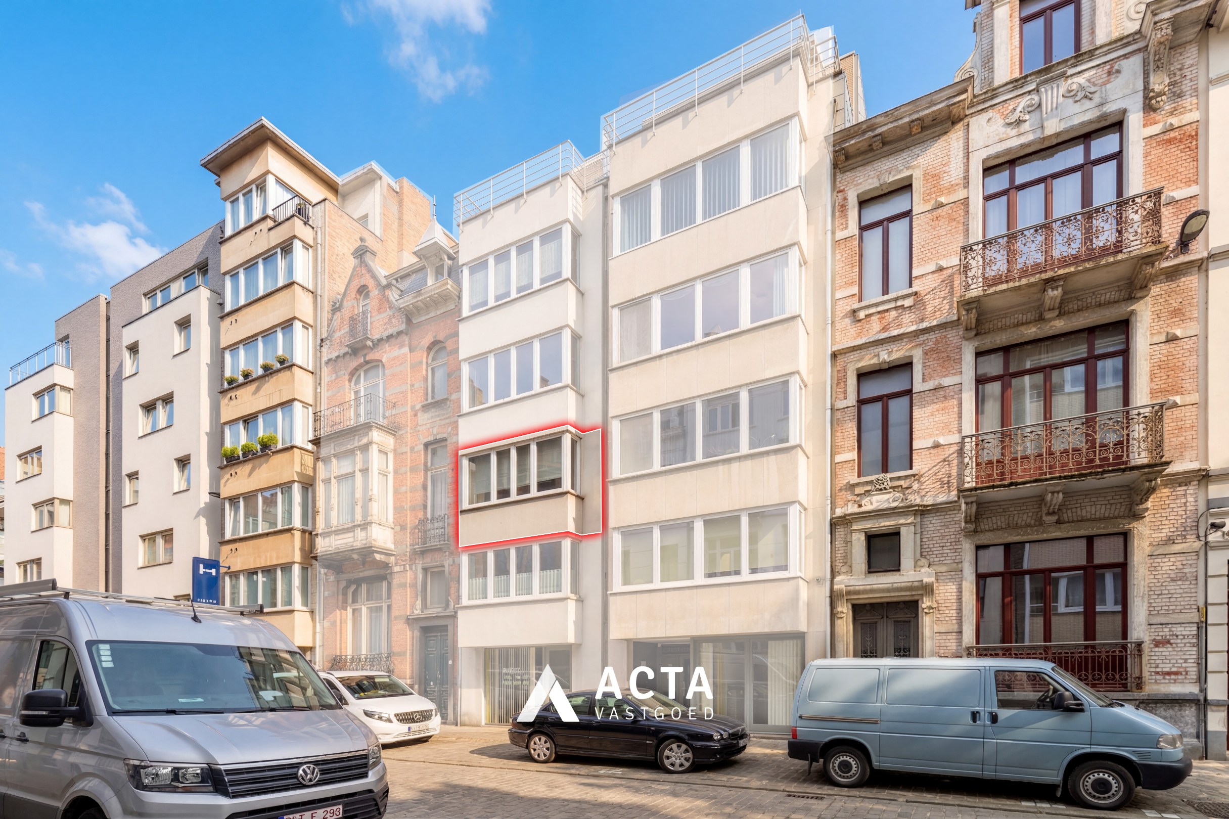 Gerenoveerd appartement met 2 terras in centrum 