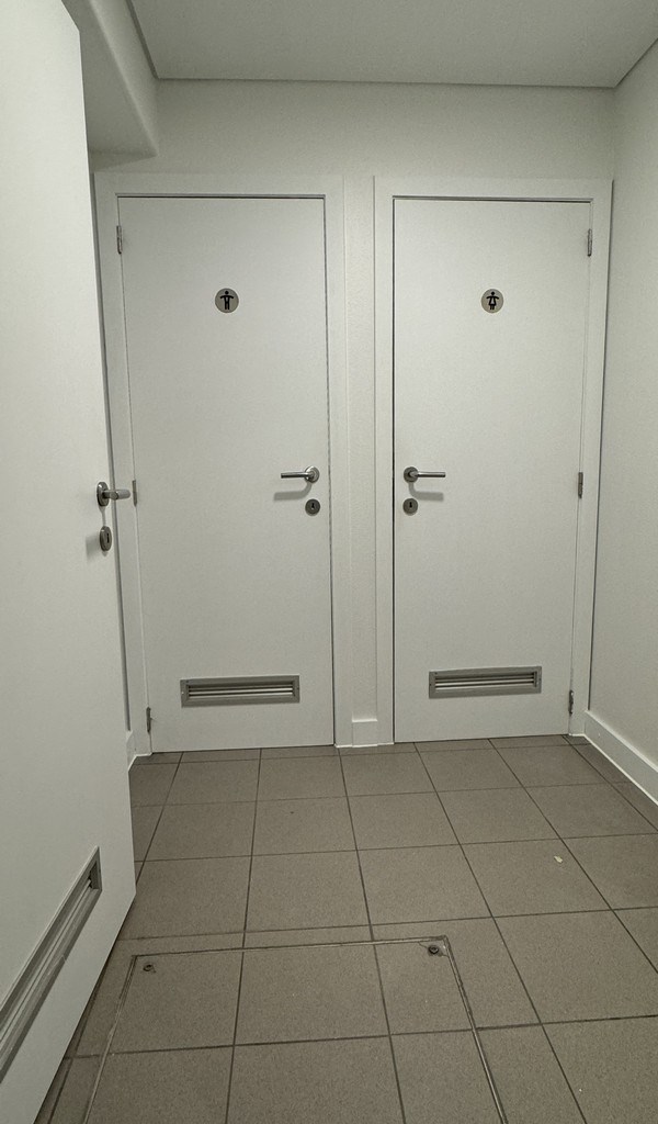 Magazijn met kantoren te huur in Merelbeke-Melle