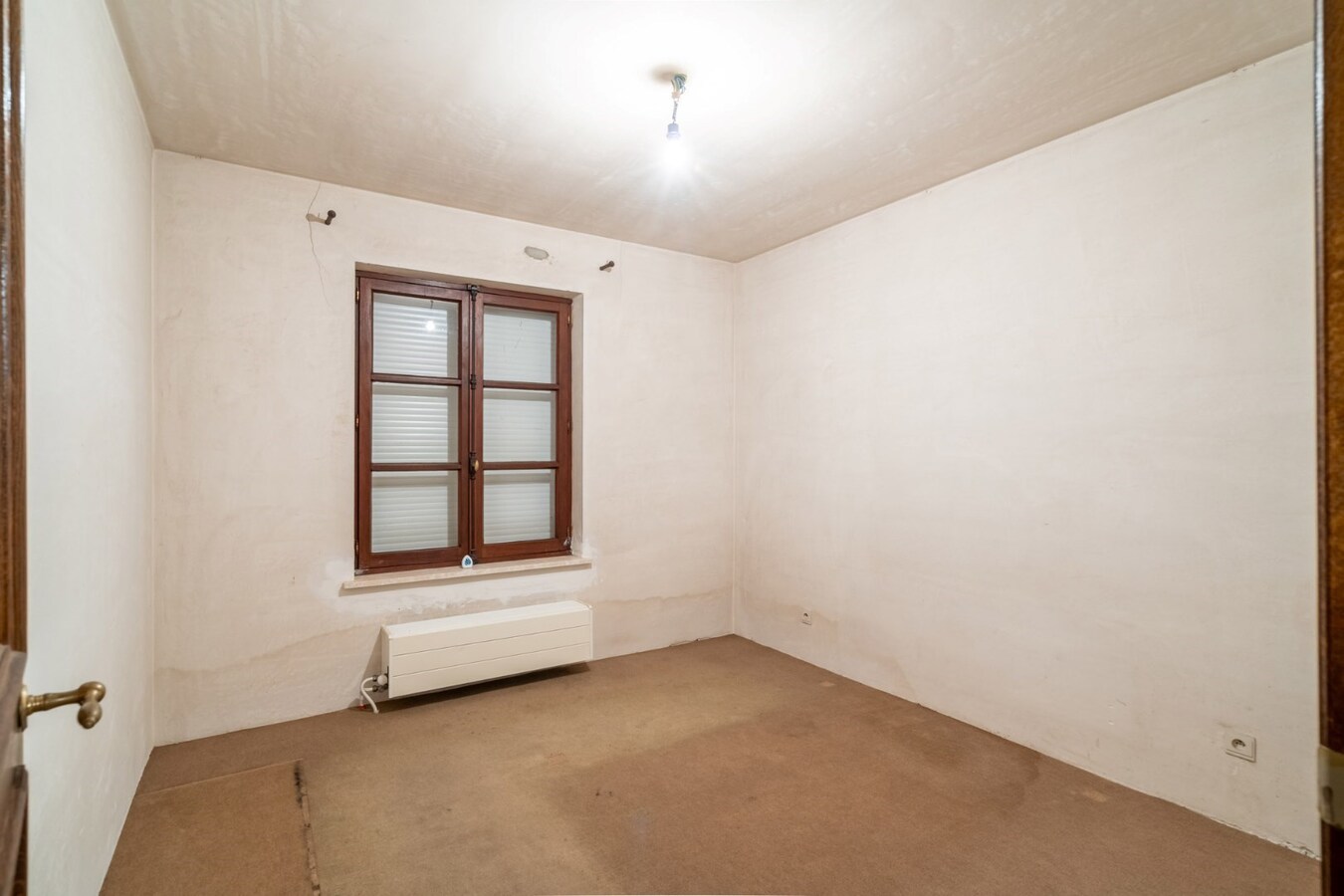 Woning op zeer rustig gelegen en ruim perceel. 