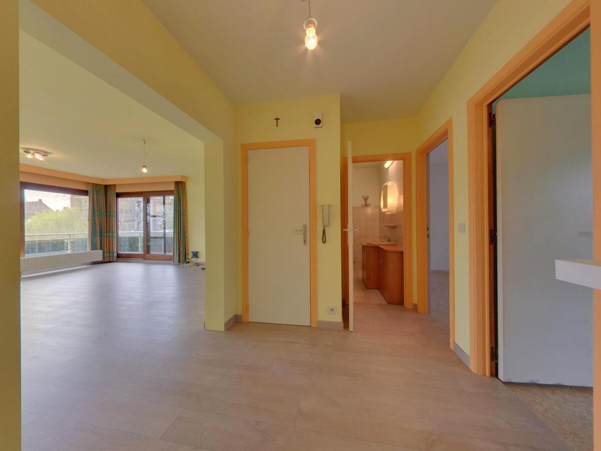 Lichtrijk tweeslaapkamerappartement te Kuurne 