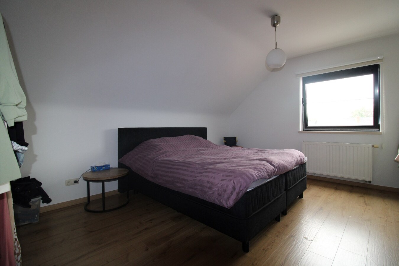 Zeer rustig gelegen ruim appartement met 3 slaapkamers en grote terrassen 