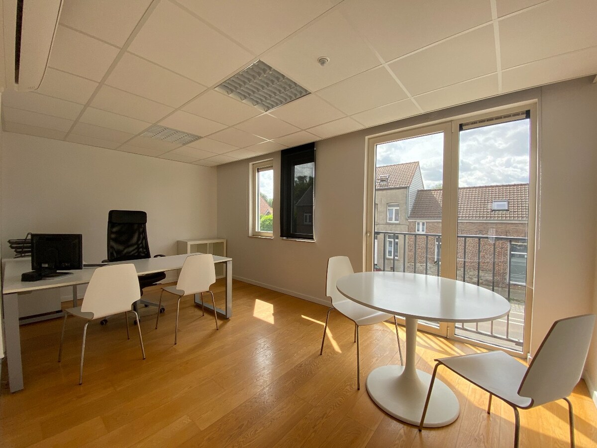 Bureaux à louer, idéalement situés à Tournai ! 
