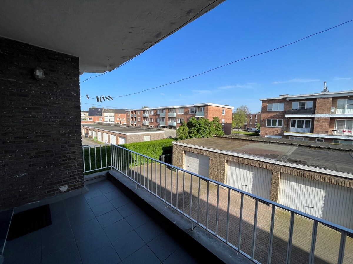 Ruim 2-slp-appartement met garage 