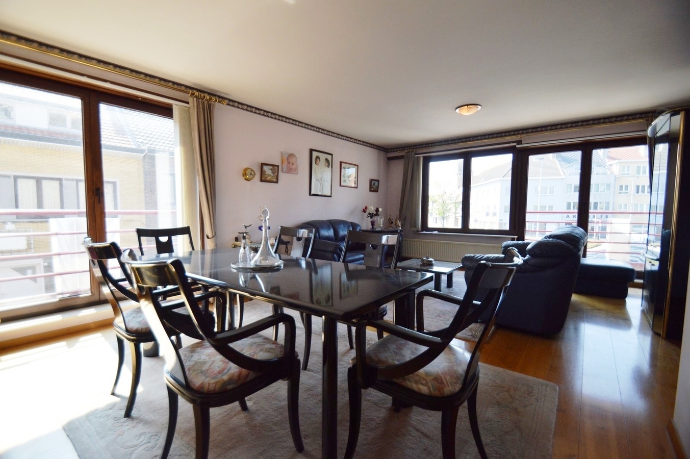 Lichtrijk hoekappartement vlakbij het centrum - Heist 