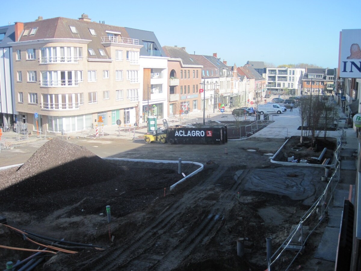Lichtrijk appartement op de Gaverse Markt. 
