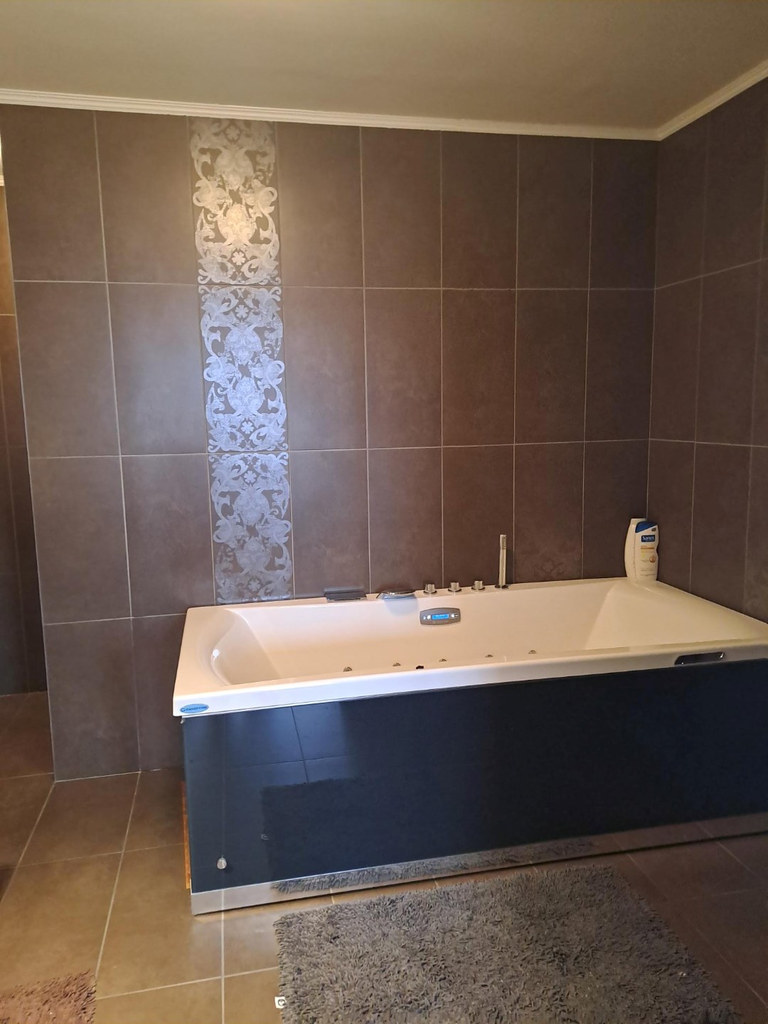 gemeubeld appartement met 2 slaapkamers 