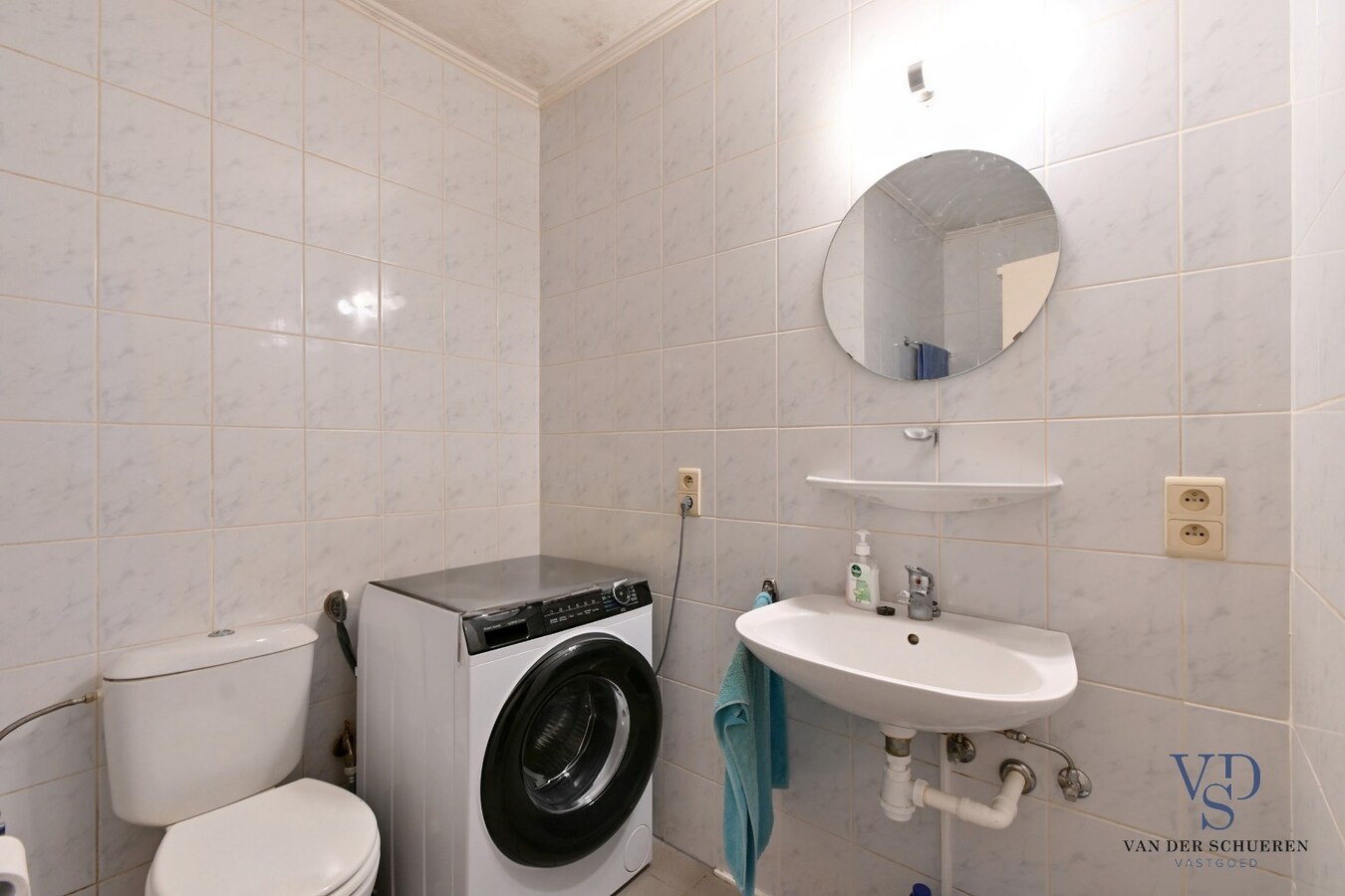 Degelijk investeringsappartement met garage. 