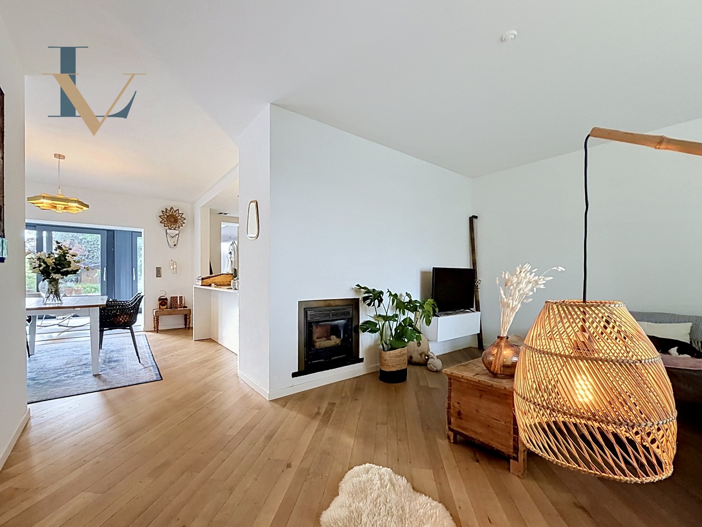 Charmante instapklare woning met 2 slpk. aan de vaart in Schoten nabij het centrum. 