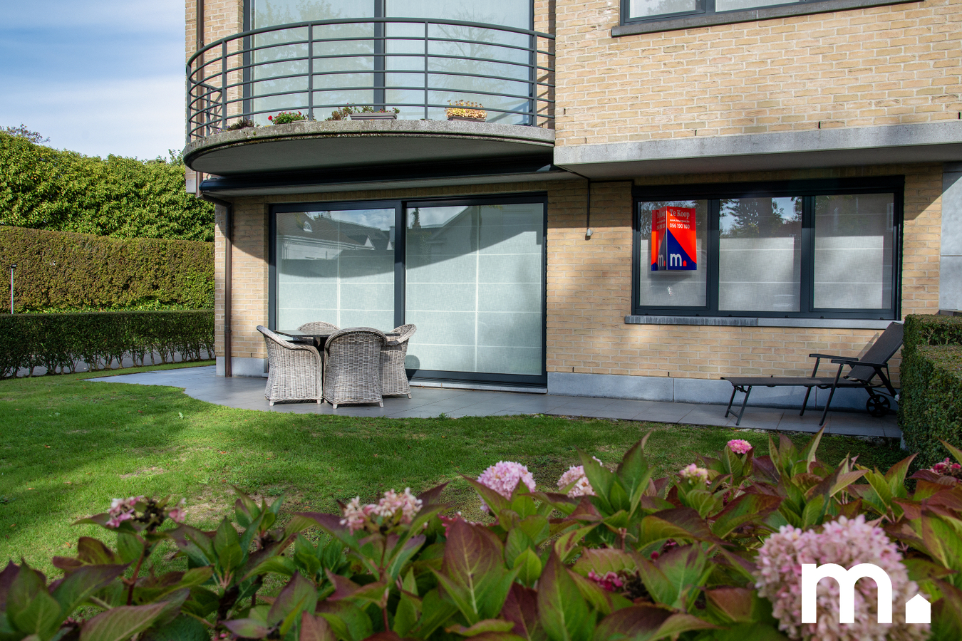 Instapklaar gelijkvloers appartement aan het Leopold III park in Kortrijk te koop ! 