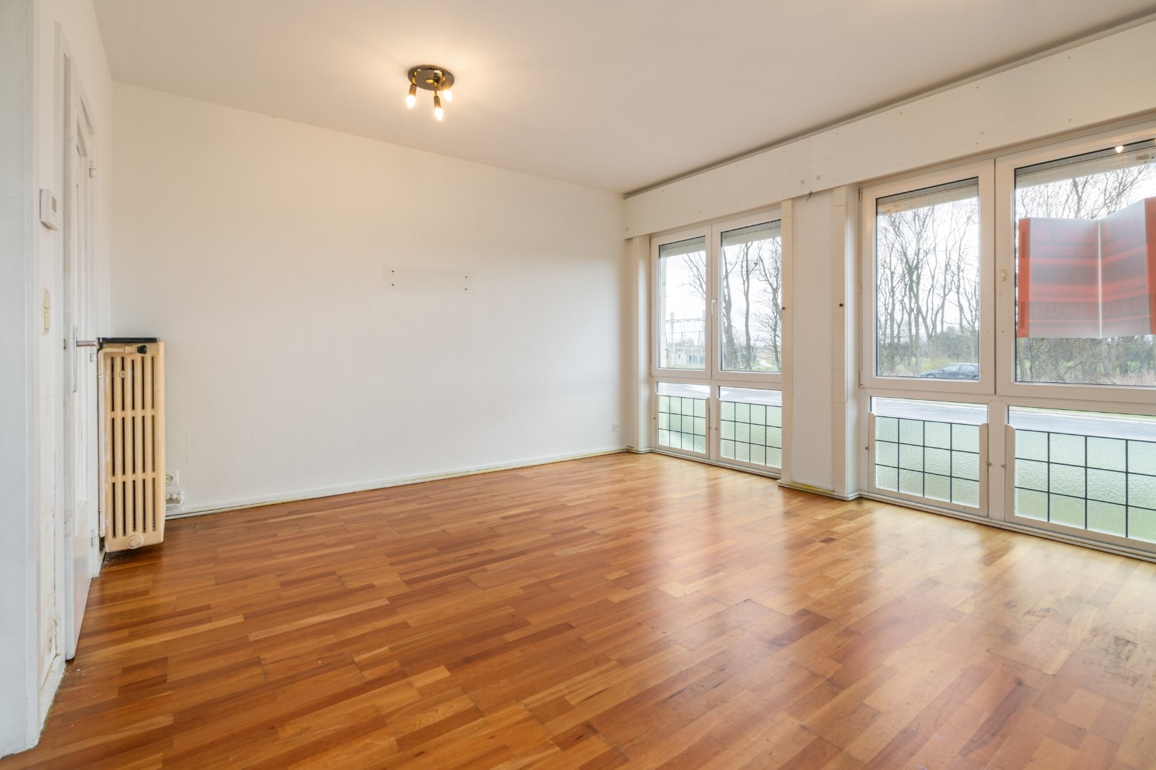 Te renoveren 3 slaapkamer appartement vlakbij de Zeedijk van Zeebrugge 