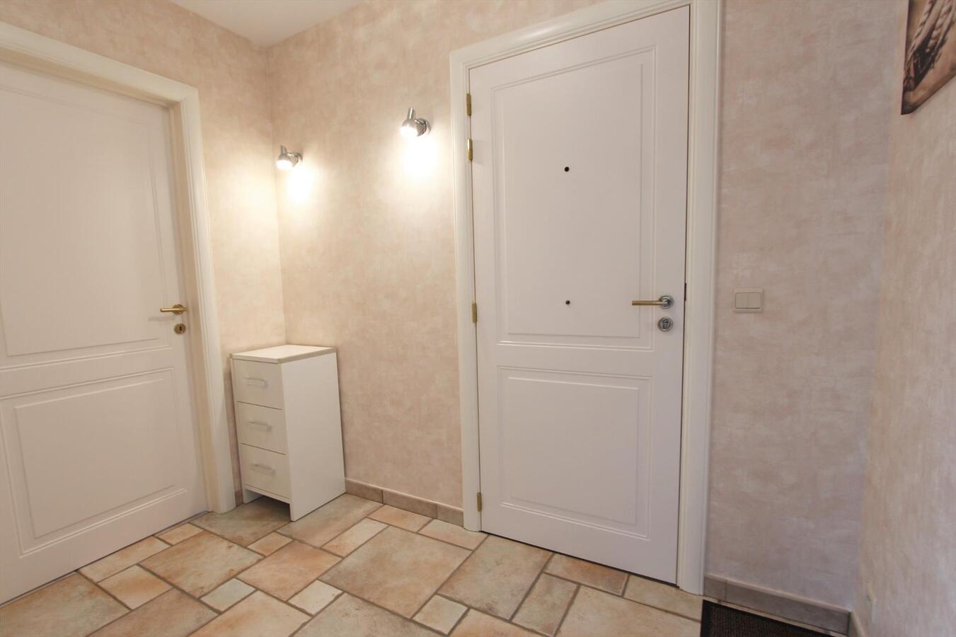 Rustig gelegen en perfect zon-georiënteerd villa-appartement met vrij zicht op beschermd duinengebied  in Middelkerke 