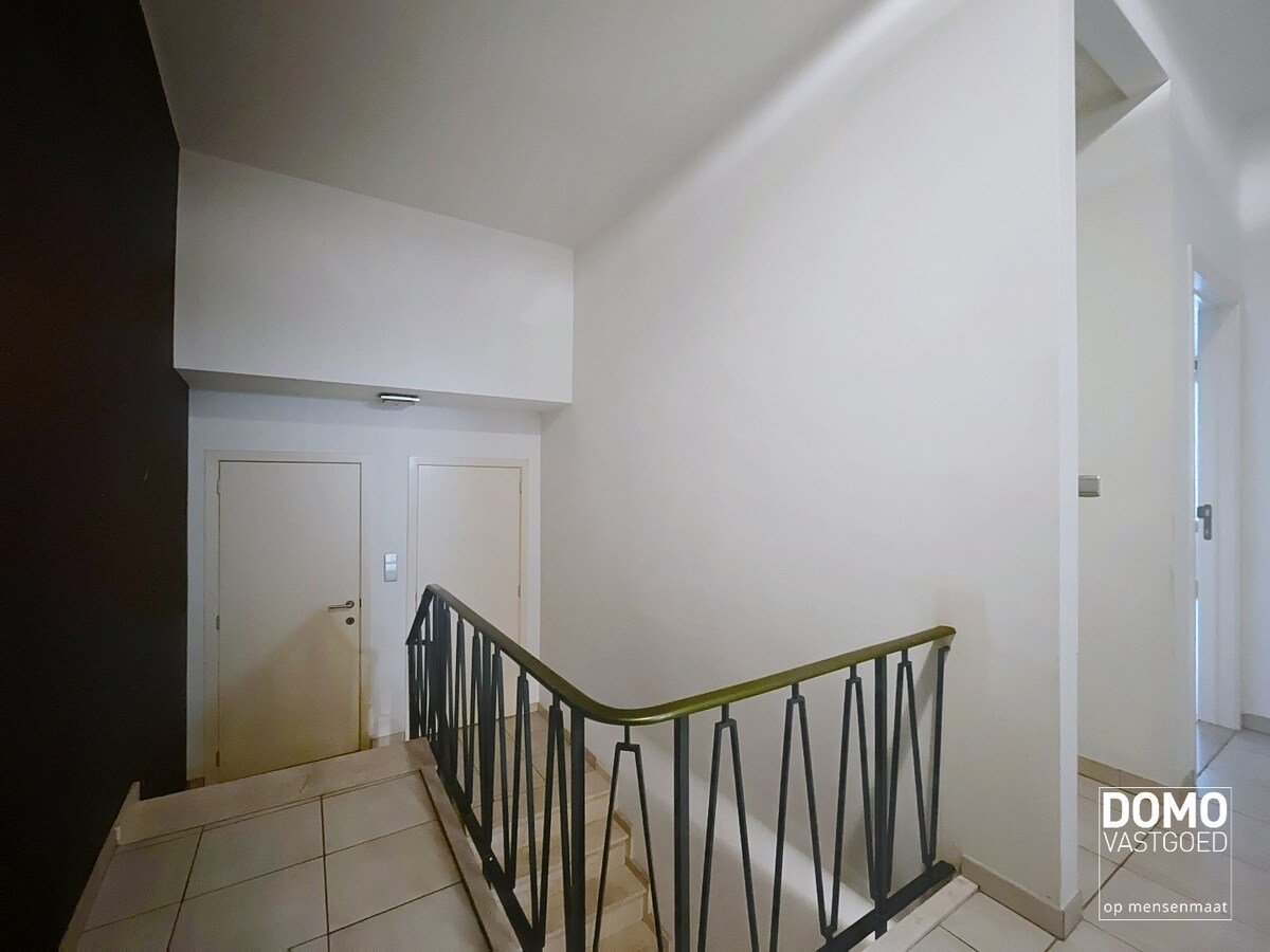 RUIM APPARTEMENT VAN 180 M² MET 2 SLAAPKAMERS, RUIME LEEFRUIMTE EN EPC B TE HERK-DE-STAD 