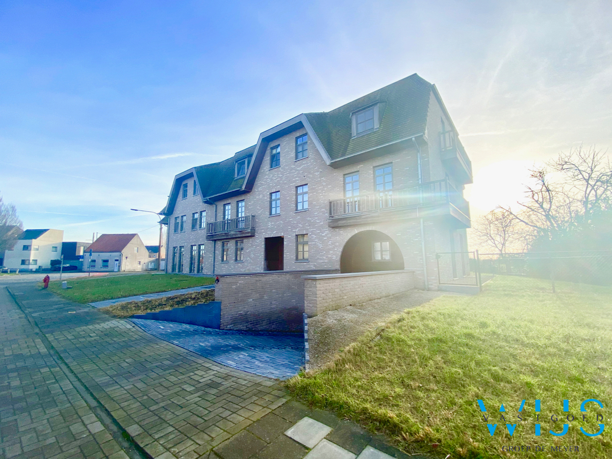 Instapklaar éénslaapkamer appartement MET staanplaats te Evergem/Rieme ! 