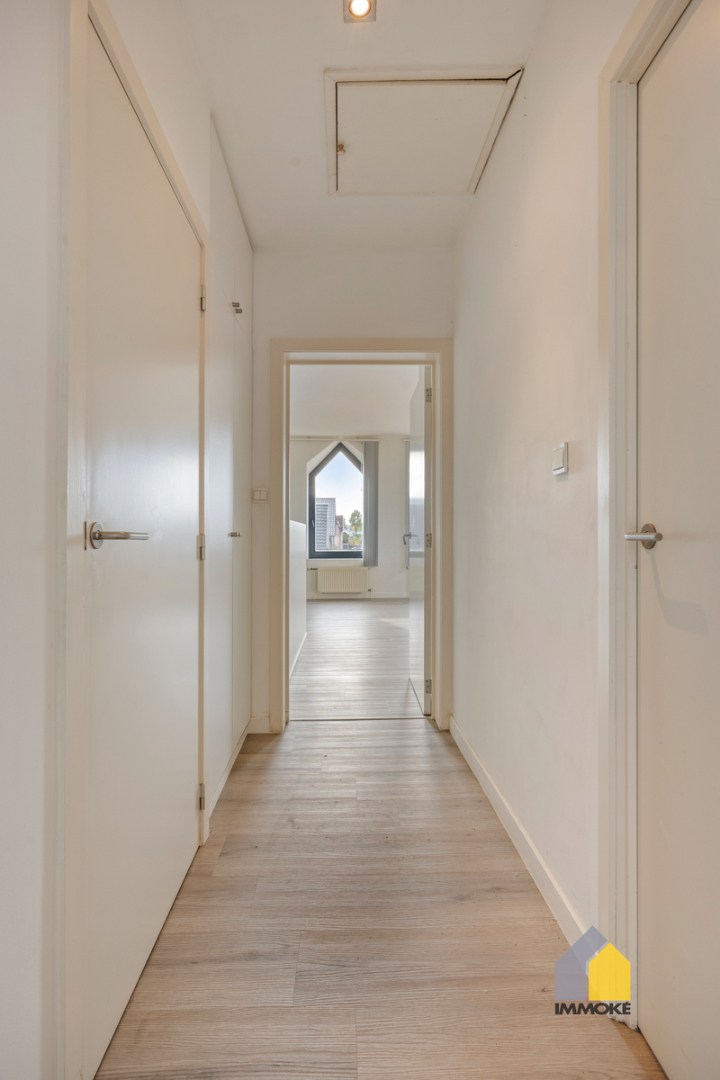 Modern appartement met 2 slpks en parking. 