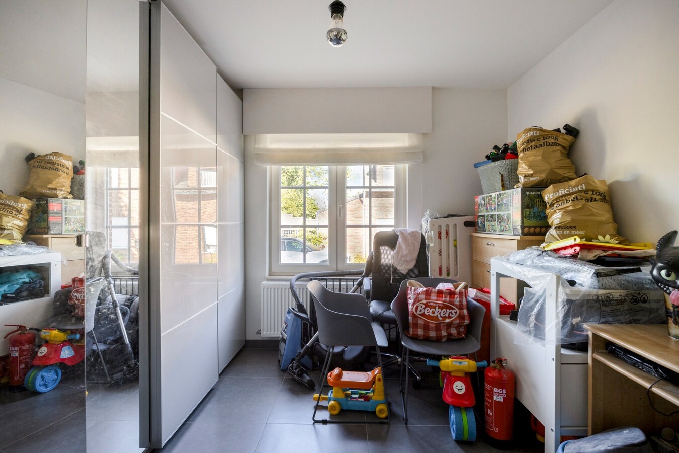 Prachtige pastoriewoning met 4 slaapkamers in Neerheylissem 