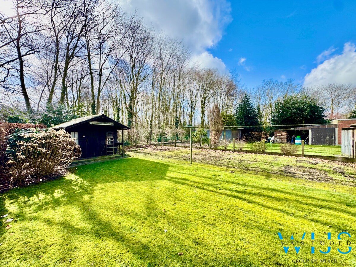 Alleenstaande bungalow op 793m² te Wippelgem ! 