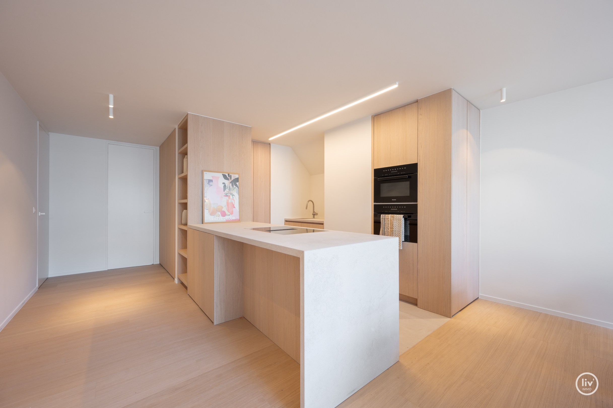 Appartement en duplex de luxe avec mezzanine, idéalement situé dans l'avenue Nellens à Knokke (avec possibilité d'acheter un box garage double intégré) 