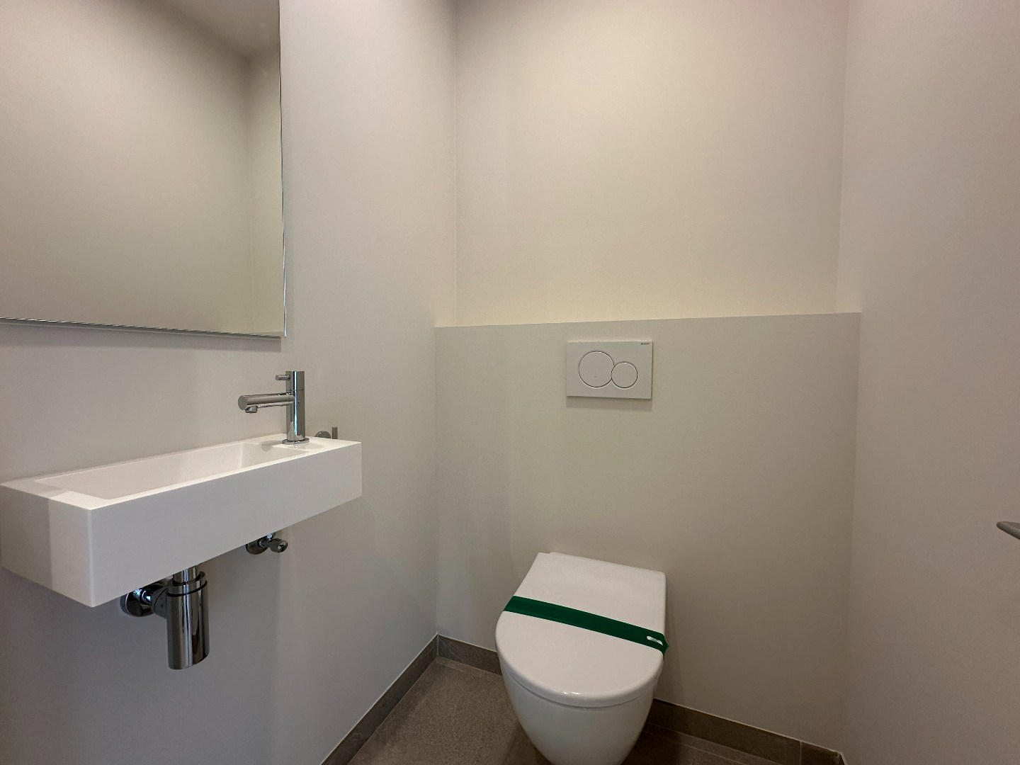 Instapklaar 1-slaapkamer appartement met mooi zonneterras, Torhout 