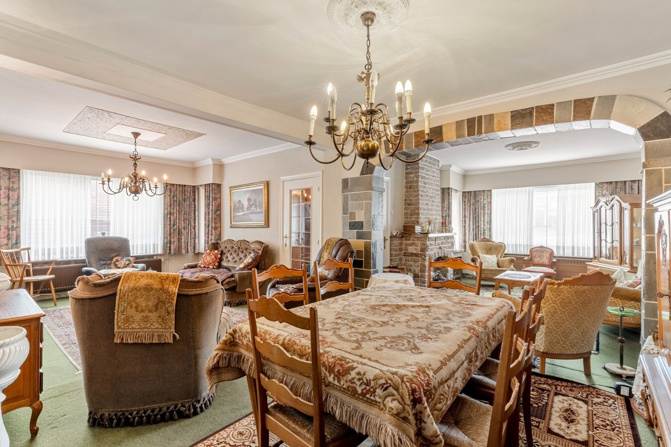 Halfvrijstaande gezinswoning op een ruim perceel van 13a80ca op wandelafstand van het centrum van Opoeteren! 