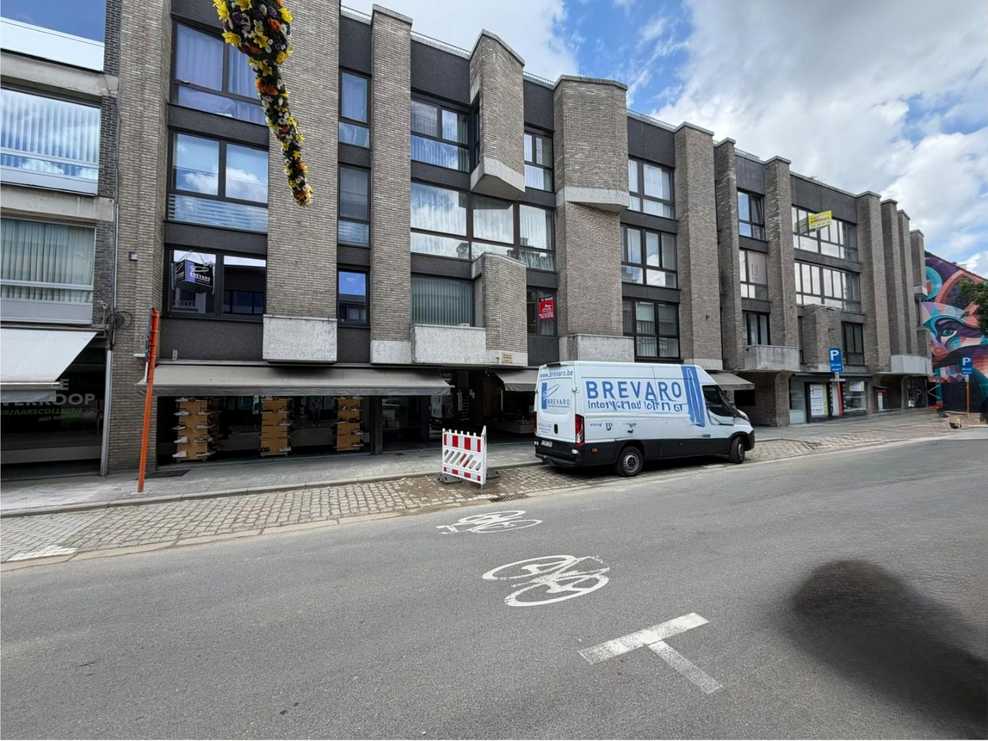 Ruim appartement met 2 slaapkamers, garage en airco in het centrum van Geel 